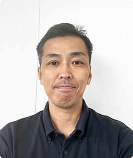 スタッフ内野の顔写真