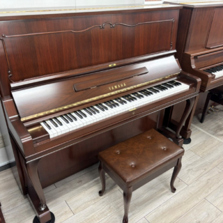 40年前のピアノが、調整を経てショールームに登場しました！